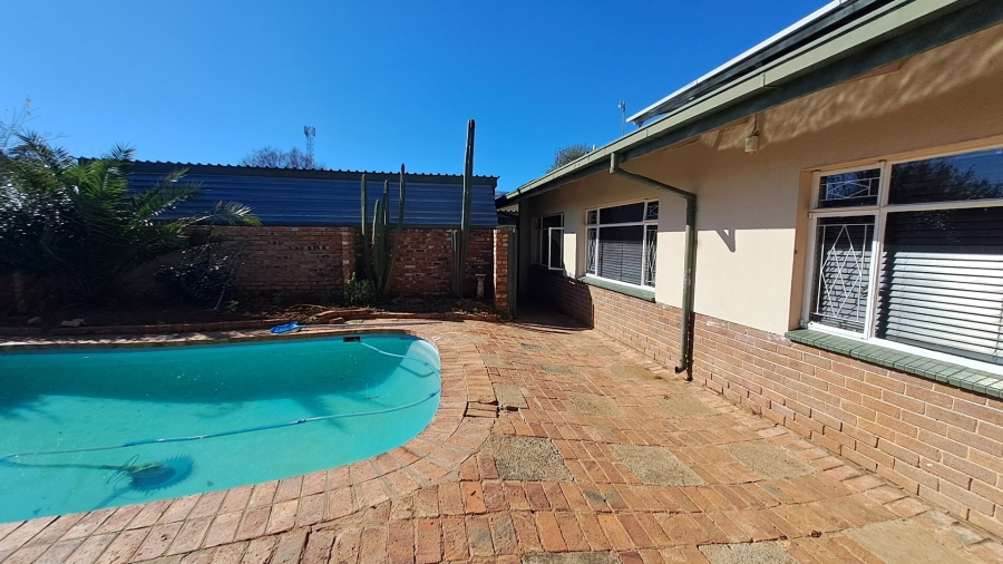 14 Bedroom Property for Sale in Universitas Free State